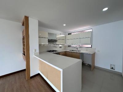 Apartamento de 2 alcobas en venta en El Poblado, Medellín, 115 m² · foto 5 de 18