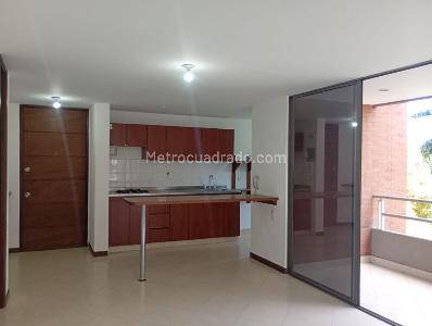 Apartamento de 1 alcoba en venta en El Poblado, Medellín, 62 m² · foto 3 de 15
