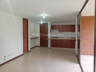 Apartamento de 1 alcoba en venta en El Poblado, Medellín, 62 m² · foto 4 de 15