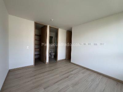 Apartamento de 2 alcobas en venta en Envigado, Envigado, 73 m² · foto 11 de 13