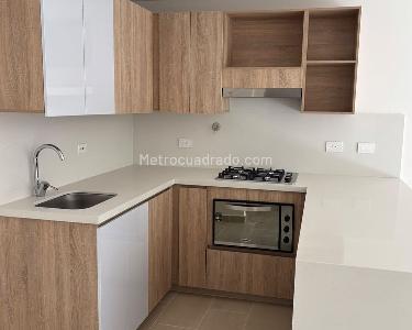 Apartamento de 2 alcobas en venta en Envigado, Envigado, 73 m² · foto 4 de 13