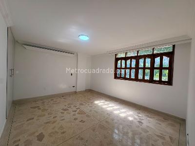 Casa de 4 alcobas en venta en Sabaneta, Sabaneta, 210 m² · foto 13 de 17