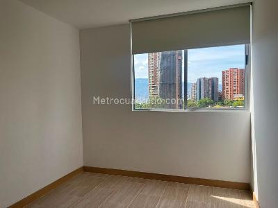 Apartamento de 3 alcobas en venta en El Poblado, Medellín, 94 m² · foto 11 de 15