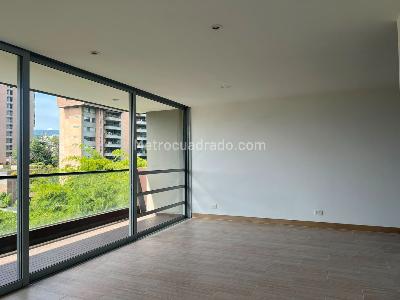 Apartamento de 3 alcobas en venta en El Poblado, Medellín, 94 m² · foto 2 de 15