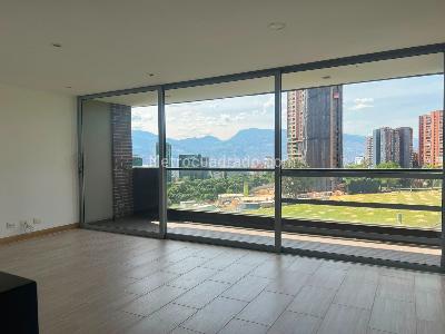 Apartamento de 3 alcobas en venta en El Poblado, Medellín, 94 m² · foto 3 de 15