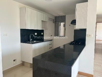 Apartamento de 3 alcobas en venta en El Poblado, Medellín, 94 m² · foto 4 de 15