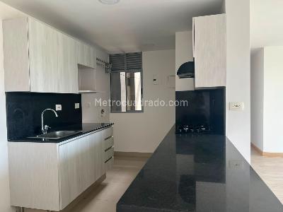 Apartamento de 3 alcobas en venta en El Poblado, Medellín, 94 m² · foto 5 de 15