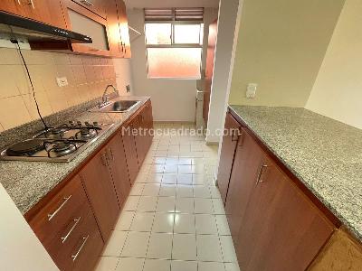 Apartamento de 3 alcobas en arriendo en Envigado, Envigado, 80 m² · foto 3 de 10