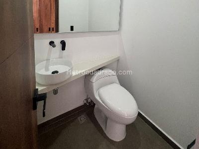 Apartamento de 2 alcobas en venta en El Poblado, Medellín, 100 m² · foto 11 de 13
