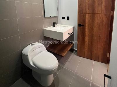 Apartamento de 2 alcobas en venta en El Poblado, Medellín, 100 m² · foto 12 de 13