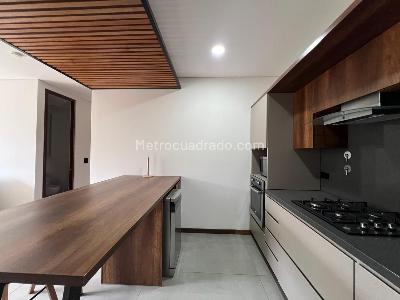 Apartamento de 2 alcobas en venta en El Poblado, Medellín, 100 m² · foto 4 de 13