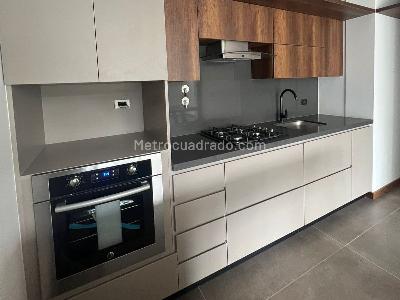 Apartamento de 2 alcobas en venta en El Poblado, Medellín, 100 m² · foto 4 de 14
