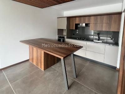 Apartamento de 2 alcobas en venta en El Poblado, Medellín, 100 m² · foto 5 de 14