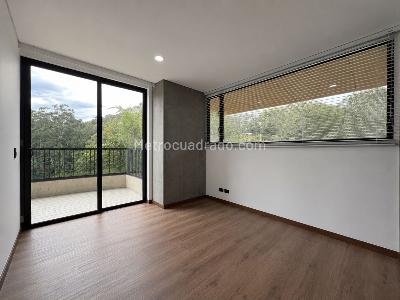 Apartamento de 2 alcobas en venta en El Poblado, Medellín, 100 m² · foto 7 de 14