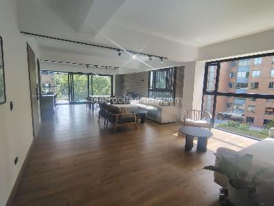 Apartamento en venta en El Poblado, Medellín · foto 2 de 19