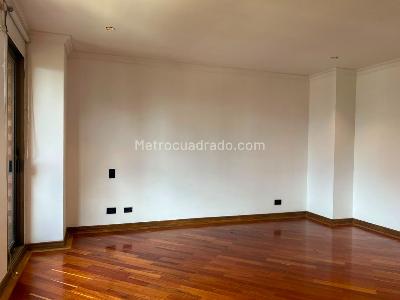 Apartamento de 3 alcobas en arriendo en El Poblado, Medellín, 211 m² · foto 11 de 18
