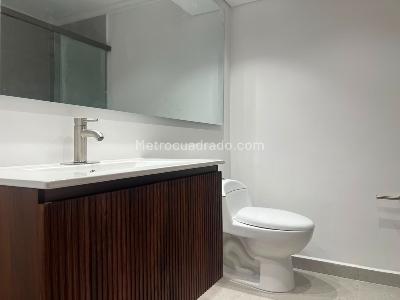 Apartamento de 3 alcobas en arriendo en El Poblado, Medellín, 211 m² · foto 18 de 18