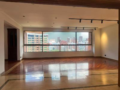 Apartamento de 3 alcobas en arriendo en El Poblado, Medellín, 211 m² · foto 6 de 18