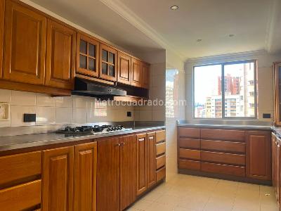 Apartamento de 3 alcobas en arriendo en El Poblado, Medellín, 211 m² · foto 9 de 18
