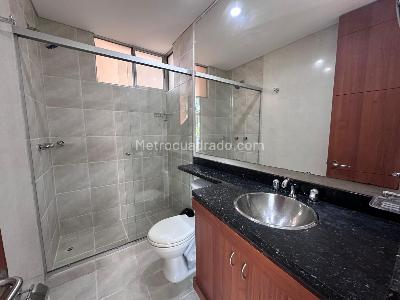 Apartamento de 2 alcobas en venta en El Poblado, Medellín, 135 m² · foto 20 de 20