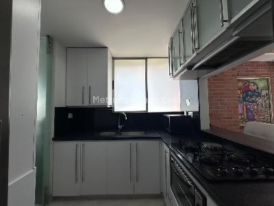 Apartamento de 2 alcobas en venta en El Poblado, Medellín, 135 m² · foto 9 de 20