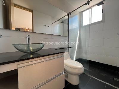 Apartamento de 2 alcobas en arriendo en El Poblado, Medellín, 110 m² · foto 17 de 17