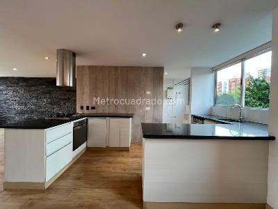 Apartamento de 2 alcobas en arriendo en El Poblado, Medellín, 110 m² · foto 4 de 17