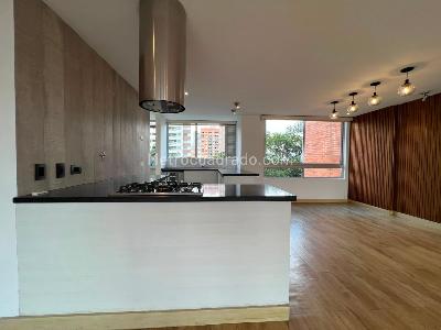 Apartamento de 2 alcobas en arriendo en El Poblado, Medellín, 110 m² · foto 5 de 17