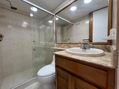 Apartamento de 3 alcobas en arriendo en Castropol, Medellín, 137 m² · foto 17 de 17