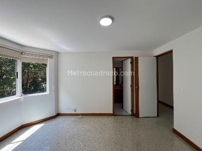 Apartamento de 3 alcobas en arriendo en Castropol, Medellín, 137 m² · foto 8 de 17
