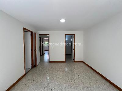 Apartamento de 3 alcobas en arriendo en Castropol, Medellín, 137 m² · foto 9 de 17