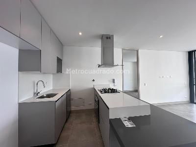 Apartamento de 2 alcobas en arriendo en Los Balsos, Medellín, 95 m² · foto 5 de 19