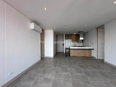Apartamento de 2 alcobas en arriendo en Los Balsos, Medellín, 95 m² · foto 2 de 18