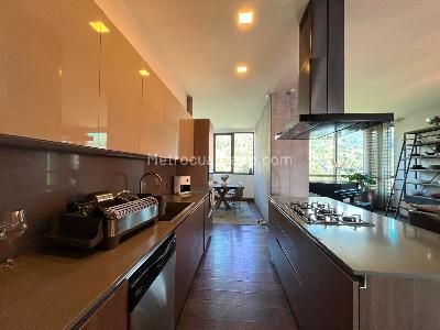 Apartamento en venta en El Poblado, Medellín · foto 8 de 20