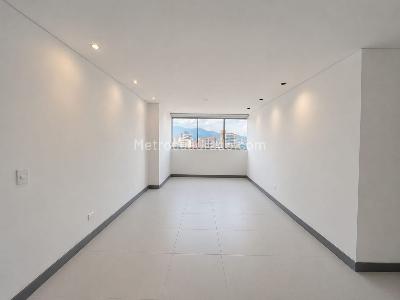 Apartamento de 2 alcobas en arriendo en El Poblado, Medellín, 128 m² · foto 4 de 17