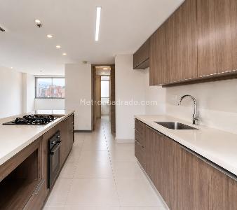 Apartamento de 2 alcobas en arriendo en El Poblado, Medellín, 128 m² · foto 6 de 17