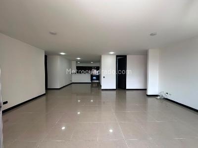 Apartamento de 3 alcobas en venta en El Tesoro, Medellín, 120 m² · foto 2 de 15