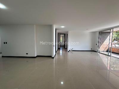 Apartamento de 3 alcobas en venta en El Tesoro, Medellín, 120 m² · foto 3 de 15