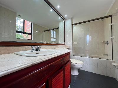 Apartamento en venta en El Poblado, Medellín · foto 16 de 18