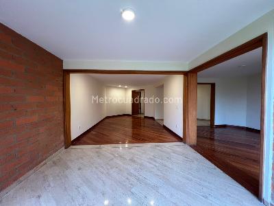 Apartamento en venta en El Poblado, Medellín · foto 3 de 18