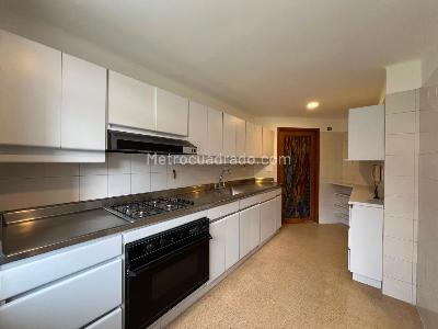 Apartamento en venta en El Poblado, Medellín · foto 5 de 18