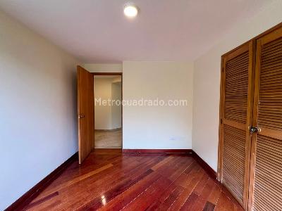 Apartamento en venta en El Poblado, Medellín · foto 8 de 18