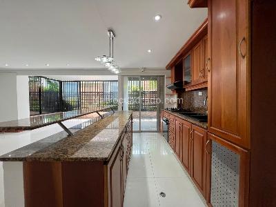 Casa en arriendo en El Poblado, Medellín · foto 6 de 19