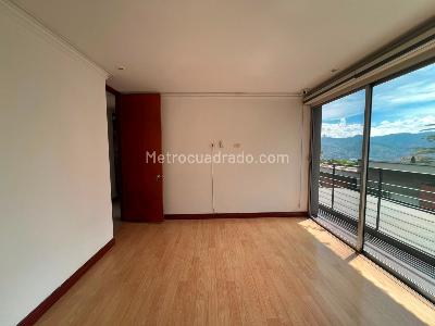 Casa de 4 alcobas en venta en El Poblado, Medellín, 230 m² · foto 13 de 19