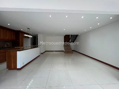 Casa de 4 alcobas en venta en El Poblado, Medellín, 230 m² · foto 3 de 19