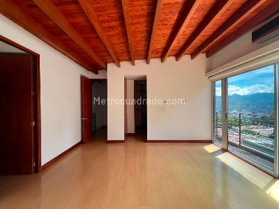 Casa de 4 alcobas en venta en El Poblado, Medellín, 230 m² · foto 8 de 19