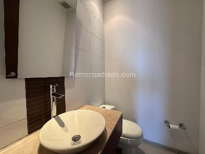 Apartamento de 3 alcobas en venta en El Poblado, Medellín, 130 m² · foto 19 de 19