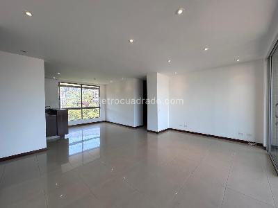 Apartamento de 3 alcobas en venta en El Poblado, Medellín, 130 m² · foto 4 de 19