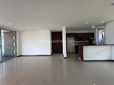 Apartamento de 3 alcobas en venta en El Poblado, Medellín, 130 m² · foto 5 de 19