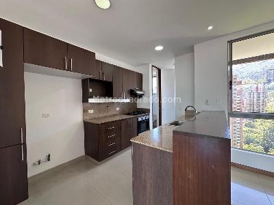 Apartamento de 3 alcobas en venta en El Poblado, Medellín, 130 m² · foto 9 de 19